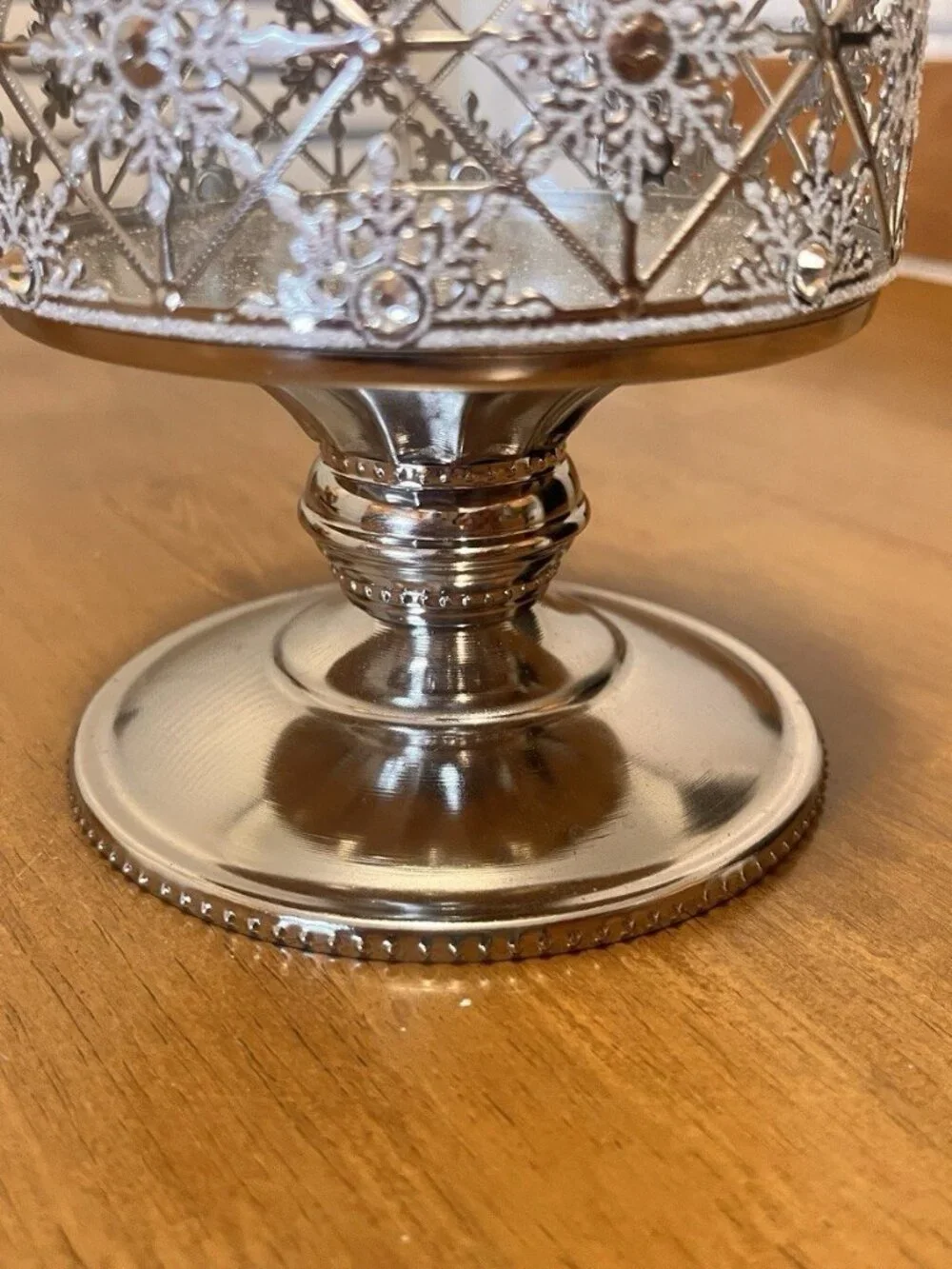 Bath & Body Works Geo White Sparkle SNOWFLAKE Pedestal 3 Wick Candle Holder 2022